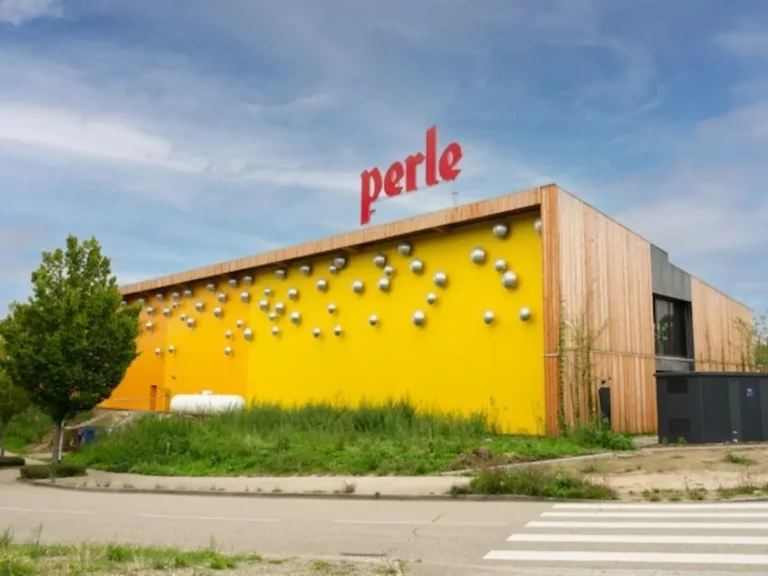 Un bâtiment bois-paille pétillant pour cette célèbre brasserie de Strasbourg